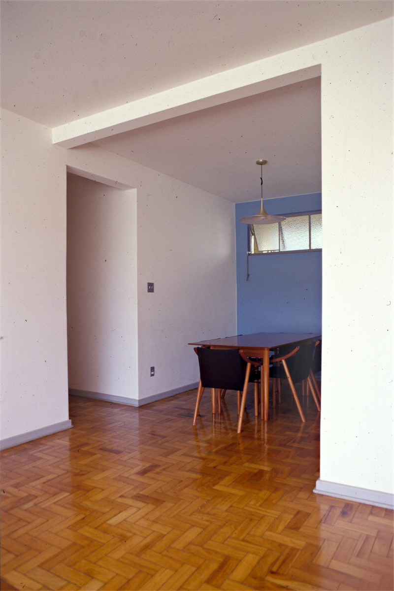 Thomas Deckker: Soares Apartment Renovation