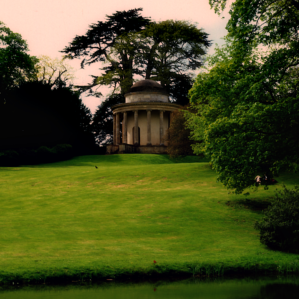 Temple of Ancient Virtue, Stowe, seen across the lake &copy; Thomas Deckker 2015