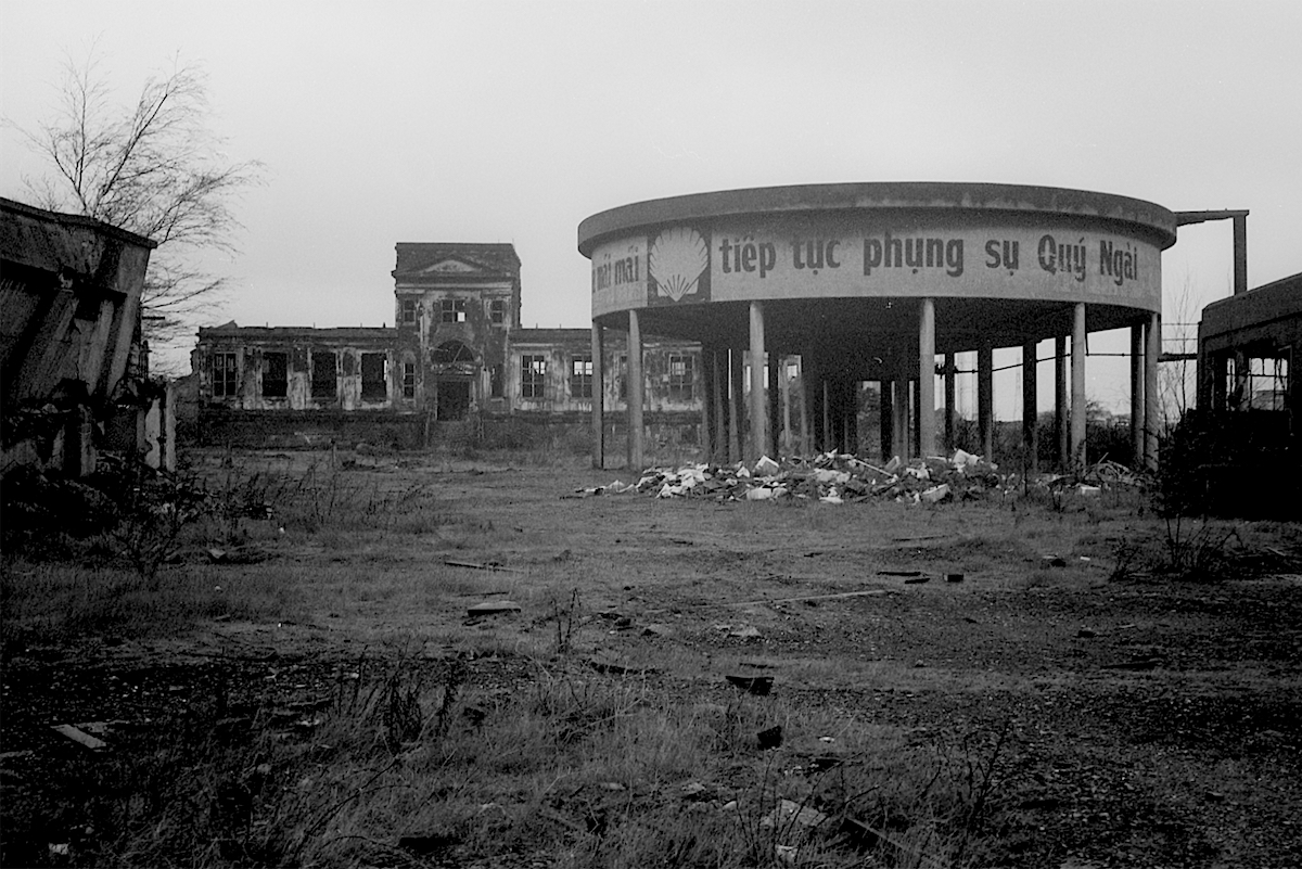 Beckton Gasworks photo © Thomas Deckker 1988