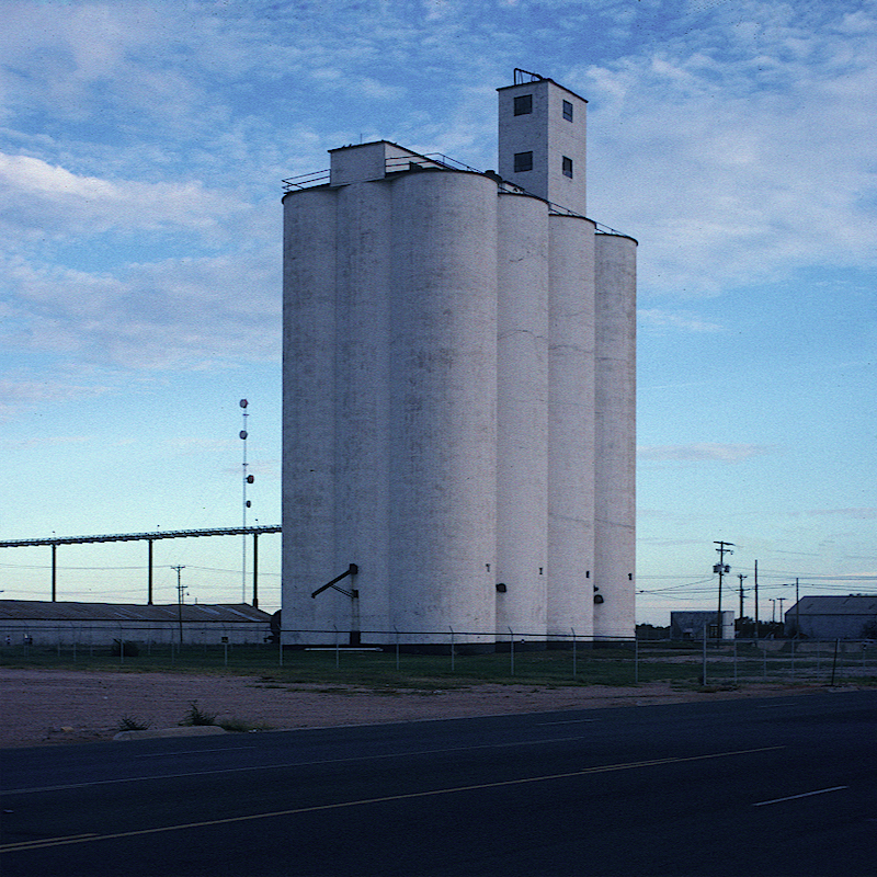 Elevator, Lamesa, Texas photo © Thomas Deckker 1995