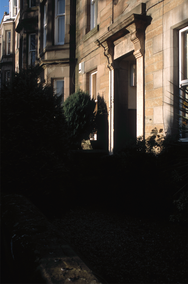 Tenement Entrance, Dundee photo © Thomas Deckker 2007